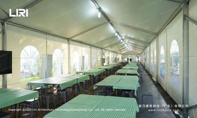 Restaurant tent